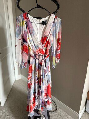 DKNY NWOT Dress Size 4 Easter Spring